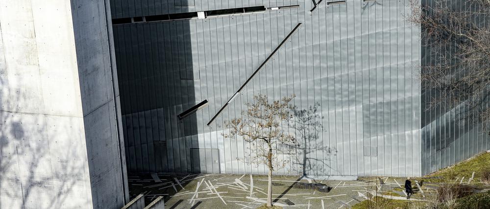 Der Riss in der Geschichte: Blick auf die Fassade des Jüdischen Museums Berlin, das nach den Plänen von Daniel Libeskind erbaut wurde.