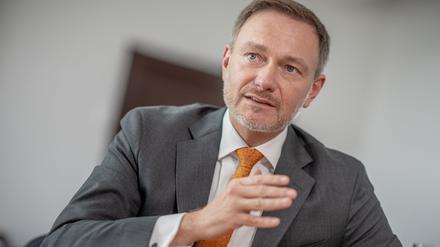 Christian Lindner (FDP), Bundesminister der Finanzen, aufgenommen bei einem Interview im Bundesfinanzministerium. 