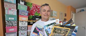 Der Potsdamer Marco Junghans liegt beim „Postcrossing“ weltweit auf Platz zwölf - von rund 800.000. Im Schnitt verschickt er pro Tag sieben Postkarten.
