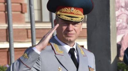 Generalleutnant Juri Kusnetzow während einer Militärparade in einer russischen Militärakademie
