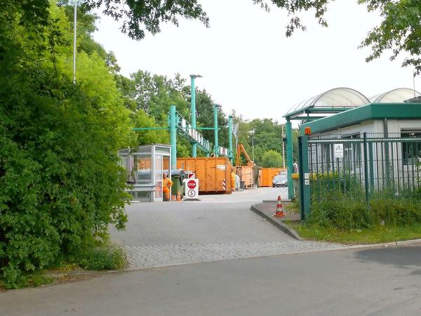Eingang zum BSR-Hof in Zehlendorf am Hegauer Weg.