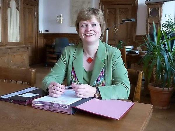 Sie sagt öffentlich nichts über ihre Ambitionen auf das Amt des Bürgermeisters in Steglitz-Zehlendorf - aber sie dementiert auch nichts: Stadträtin Cerstin Richter-Kotowski