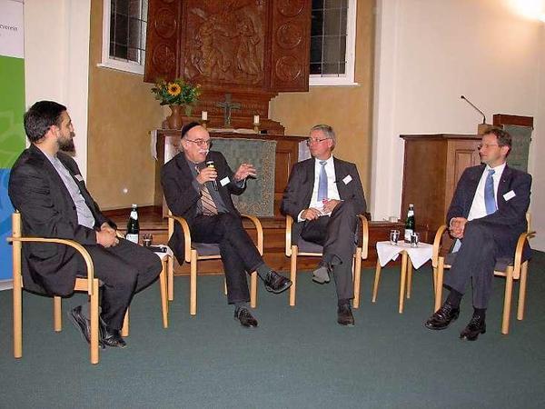Imam Ferid Heider, Rabbiner Andreas Nachama, Pfarrer Horst Leckner und Pfarrer Johannes Krug (v.l.n.r.).