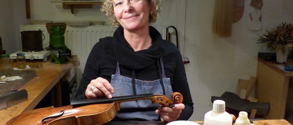 Schon als Kind wollte Sabine Mlangeni Geigenbauerin werden