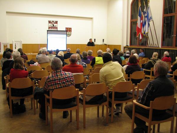 Polizei und Bezirksamt hatten zu einer Veranstaltung zum Thema "Gemeinsam für Sicherheit" ins Rathaus Steglitz eingeladen. 