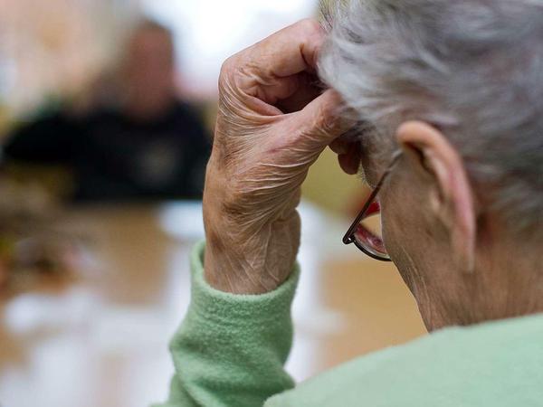 Alzheimer ist die häufigste Form von Demenz. Auch in Deutschland sagen Experten einen starken Anstieg der Patienten voraus