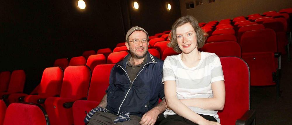 Regisseur Patrick Banush und Nora Kasparick von der „DaWanda Snuggery“ laden ins Ex-Kino „Klick“ ein. 