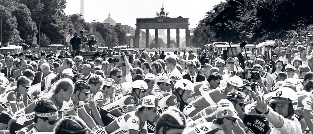 200 Fahrer, 100 Kilometer. Die Tour de France machte sich 1987 auf den Weg auch nach Spandau.