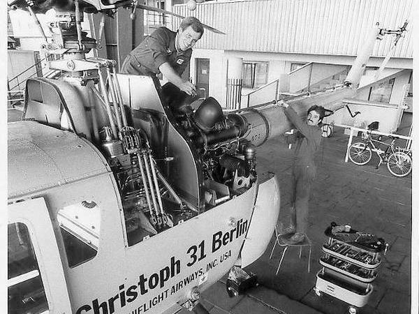2. September 1987 West-Berlin erhält seinen ersten Rettungshubschrauber. Der vom ADAC gestellte und über die Transitautobahn nach Berlin gebrachte „Christoph 31“ wird im Beisein des US-Stadtkommandanten und des Regierenden Bürgermeisters der amerikanischen Betreiber-Linie „Omniflight“ übergeben. 