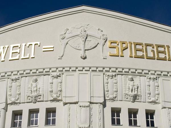 Die Jugendstil-Fassade des Filmtheaters Weltspiegel in Cottbus.