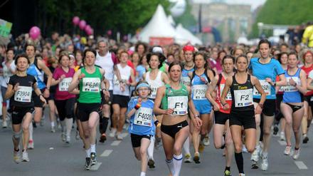 Alle am Start: 16.000 Frauen nehmen am Frauenlauf teil. 