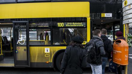 Hat ein BVG-Mitarbeiter einem Gast die Fahrt mit dem Bus verwehrt?