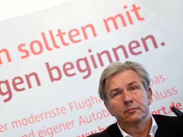 Klaus Wowereit steht unter Druck. Die Stimmen nach seinem Rücktritt mehren sich.