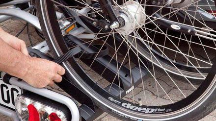 Nicht jeder Fahrradträger vermag die teuren Zweiräder sicher zu transportieren.