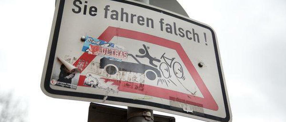 Eigentlich eine klare Sache: Einige Radfahrer nehmen es mit der Fahrtrichtung nicht so ganz genau.