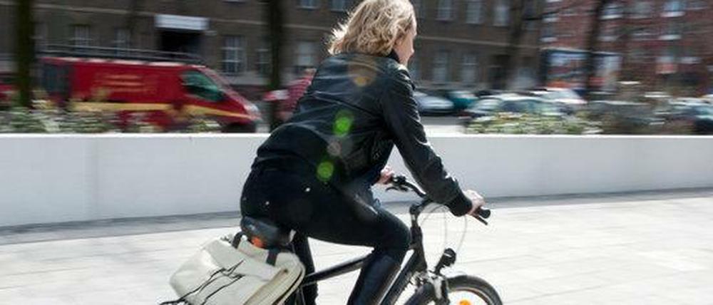 In der Großstadt ist das Leben ohne Auto dank dem Fahrrad und öffentlichen Verkehrsmitteln für viele problemlos möglich.