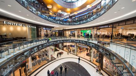 Sonntagsshopping. Unser Bild zeigt die Mall of Berlin, die ihre Kunden am 3. Mai bis 19 Uhr bedient.