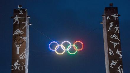 Olympische Ringe leuchten