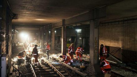 Wochenlang wurde gebaut - und jetzt quietscht's doch wieder irre laut im Nord-Süd-Tunnel der S-Bahn.