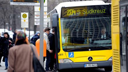 Ab dem nächsten Schuljahr sollen Schüler in Berlin kostenlos mit Bus, Bahn und Tram fahren. 