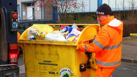Aufgrund der Osterfeiertage verschieben sich die Abfuhrtermine von Mülltonnen in Berlin. 