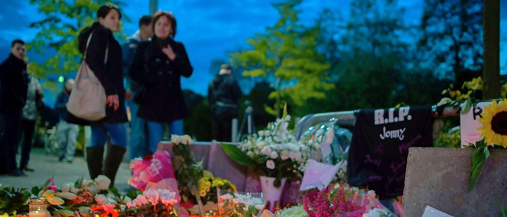 Am Alexanderplatz wächst das Blumenmeer für den getöteten Jonny K.