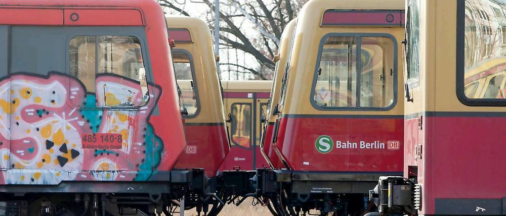 Zu viele Zuschüsse? Kritik an S-Bahn und Senat