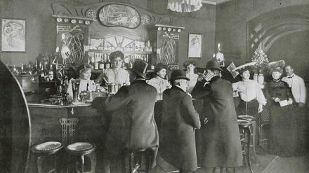 Animierlokal im kaiserlichen Berlin. Etwas steif wirkt die Atmosphäre in der "High Life Bar". Doch in den Hinterzimmer-Separees soll es sehr intim zugehen. Das Bild aus dem Jahr 1904 erschien in der Zeitschrift "Berliner Leben".