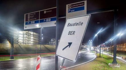 Obwohl am Flughafen BER noch keine Flüge abheben, hat ein Gericht bereits über die zukünftigen Flugrouten entschieden.