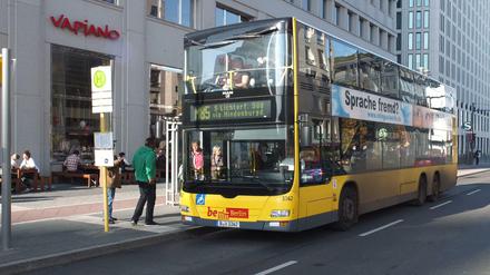 Berlin, BVG-Bus Linie M85 