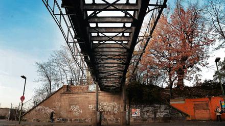 Hier rollen schon lange keine Züge mehr. Eine der Yorck-Brücken, fotografiert im November 2015.