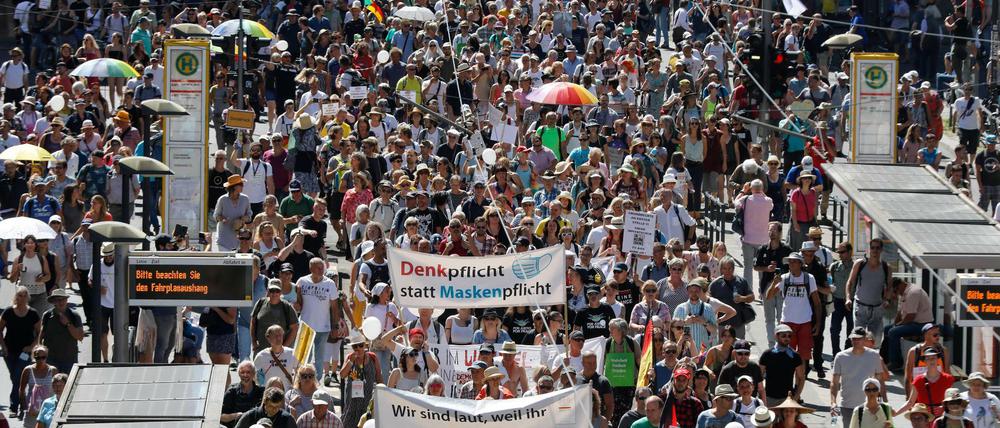 Teilnehmer der Corona-Demonstration in Berlin am 1. August.