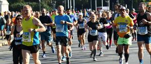 Rund 25.000 Männer und Frauen waren am Sonntag beim Berlin-Marathon auf den Straßen der Stadt unterwegs.