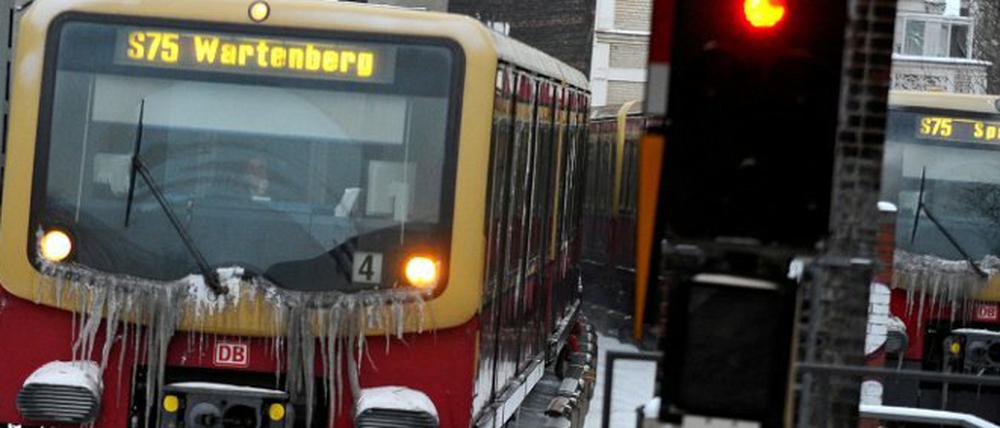 Die S-Bahn lässt ihre Kunden erneut in der Kälte stehen.
