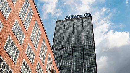 Blick auf die Treptowers, der bisherige Firmensitz der Versicherung Allianz. 
