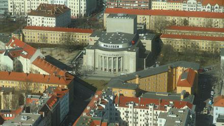 Auf gute Nachbarschaft. Der Blick vom Fernsehturm auf den Kiez rund um den Rosa-Luxemburg-Platz.