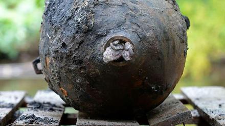Diese 250 Kilogramm schwere Fliegerbombe aus dem Zweiten Weltkrieg ist am 18.12.2014 am Potsdamer Hauptbahnhof gefunden worden.