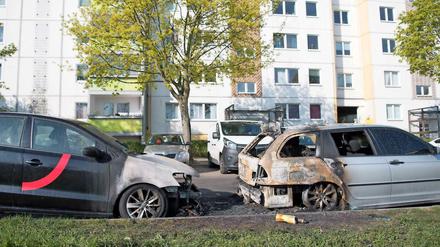 Mehrere Autos wurden am Mittwochabend in Hellersdorf angezündet. Der oder die Täter entkamen unerkannt.