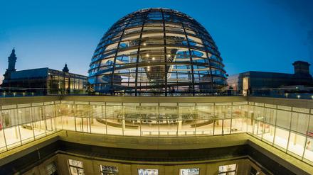 Im September wird der Bundestag gewählt. Berlin ist mit zwölf Wahlkreisen vertreten. Jetzt werden die Spitzenkandidaten bestimmt.