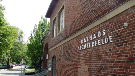 Das ehemalige Rathaus Lichterfelde soll ab August saniert werden.
