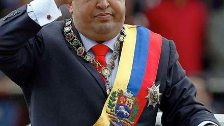 Hugo Chavez bei einer militärischen Parade in Caracas. Der Präsident Venezuelas musste sich bereits der vierten Krebsbehandlung unterziehen.