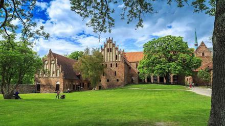 Nicht nur das Kloster Chorin bei Eberswalde steckt voller Geschichte und Geschichten, sondern auch dessen Umgebung