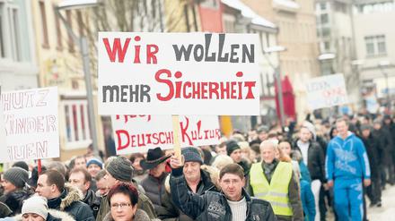 Nach Bekanntwerden der angeblichen Vergewaltigung demonstrierten hunderte von Russlanddeutschen in Villingen-Schwenningen (Baden-Württemberg) gegen Gewalt und für mehr Sicherheit in Deutschland.