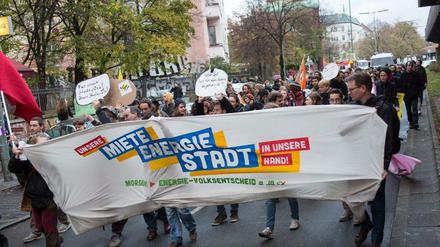 Demonstration in Kreuzberg für die Rekommunalisierung der Energieversorgung.