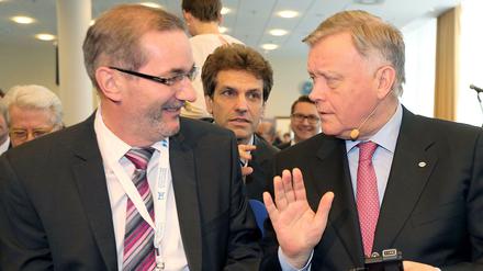 Matthias Platzeck (SPD) und Wladimir Jakunin, Chef der russischen Staatsbahn sind bei der Europa-Konferenz des Deutsch-Russischen Forums "lost in translation". 