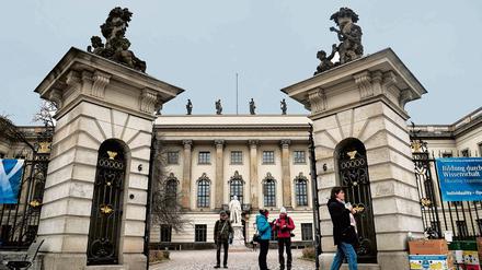 An Berliner Unis wie der HU sollen künftig mehr Studenten auch einen Abschluss machen. 