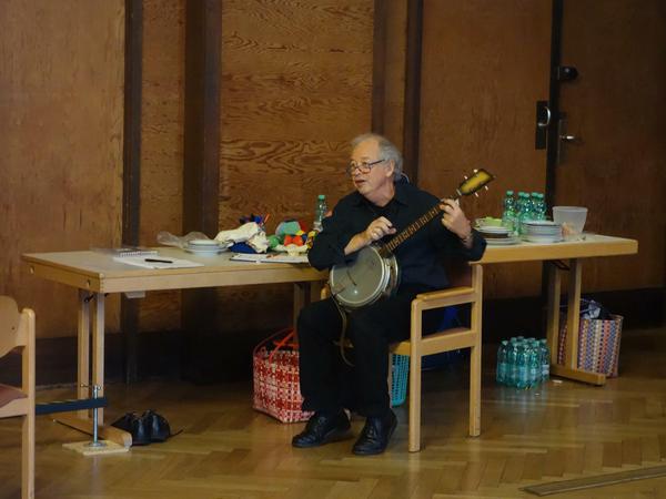 Seit mehr als 40 Jahren spielt Wolfgang Wendlandt Banjo. Über dieses Instrument kam er ursprünglich zum Improvisieren