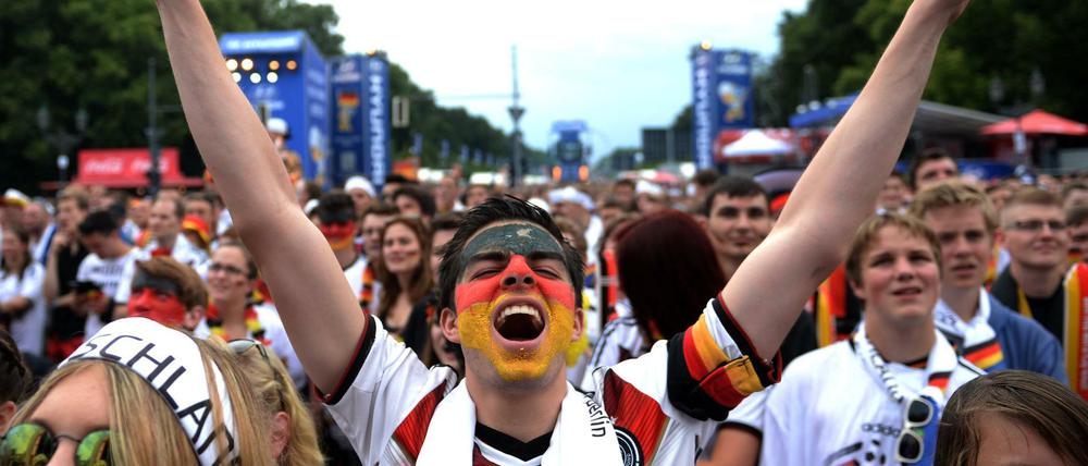 Fan-Ekstase beim Finale der WM 2014 auf der Fanmeile in Berlin.