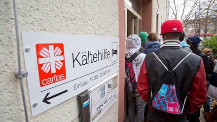 Seit Sonntag wohnen 80 Flüchtlinge vom Oranienplatz in dem Caritas-Heim in der Residenzstraße.