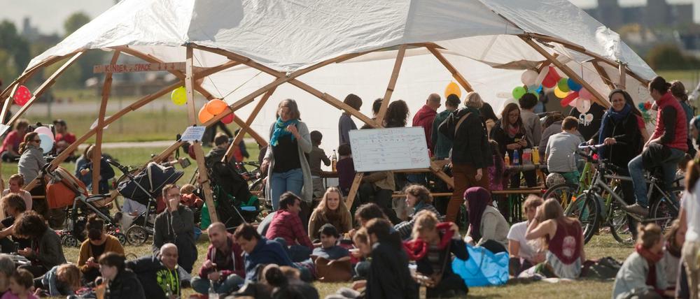 Ende September organisierte das Aktionsbündnis "Schön dass ihr da seid" wein Welcome-Picknick für Flüchtlinge auf dem Tempelhofer Feld. 